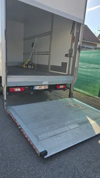 Transportista Camión Ford Transit Truck with tail lift en Dilbeek Bélgica