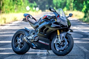 Transportista Moto Ducati Panigale en Oslo Noruega
